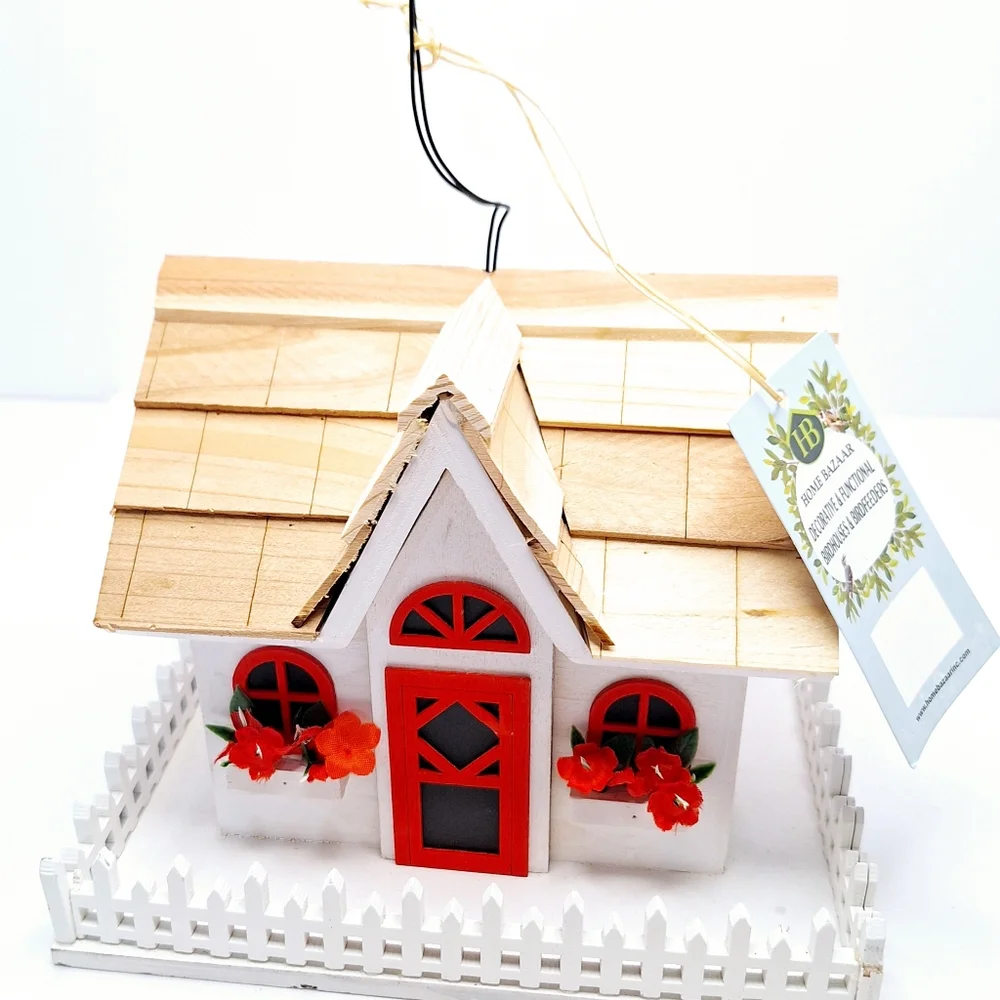 Birdhouse or birdfeeder